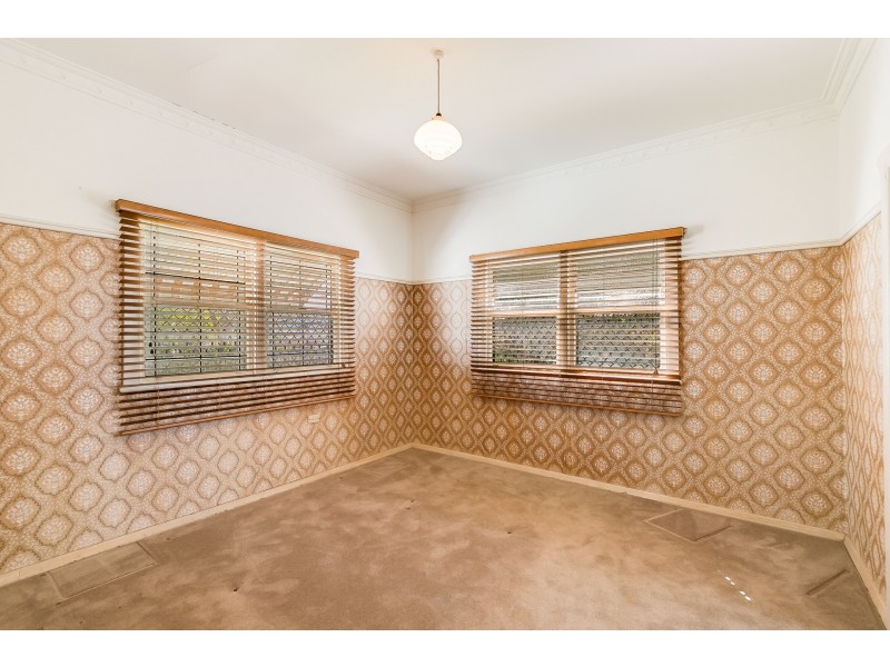 20 Hillview Avenue, Newtown QLD 4350