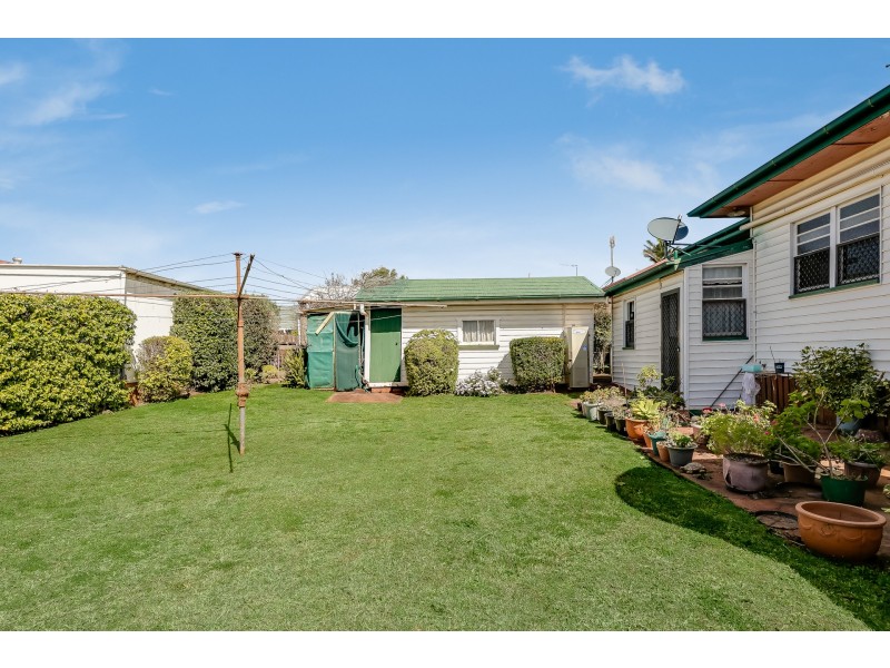 20 Hillview Avenue, Newtown QLD 4350