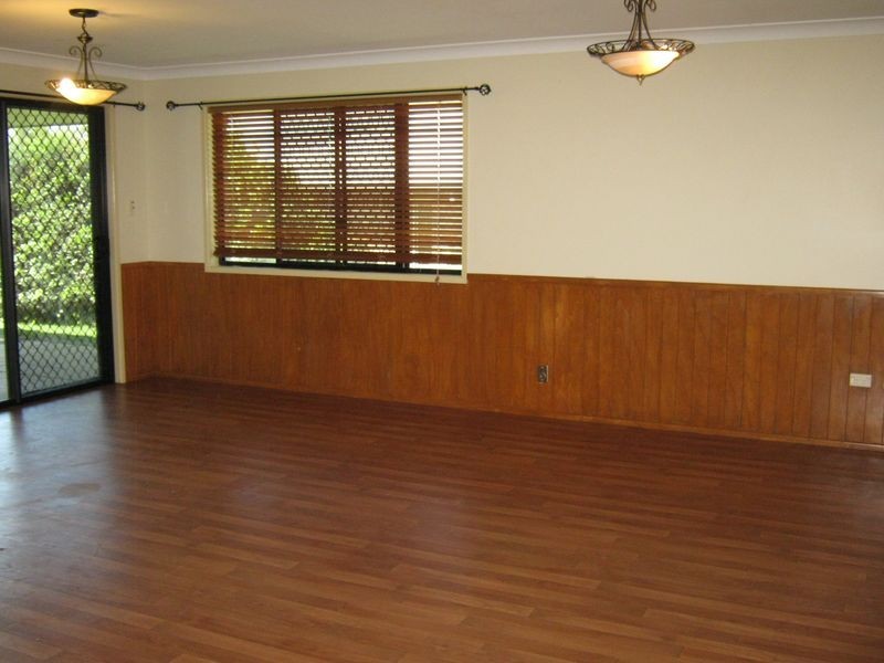 8 Conquest Court, Wilsonton QLD 4350