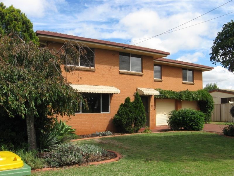 32 McFarlane Street, Wilsonton QLD 4350