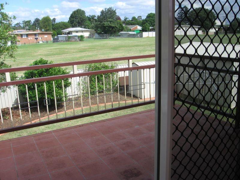 32 McFarlane Street, Wilsonton QLD 4350