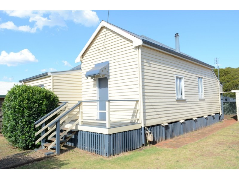28 Clairmont Street, Newtown QLD 4305