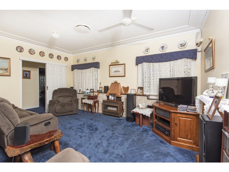 58 Mary Street, Mount Lofty QLD 4350