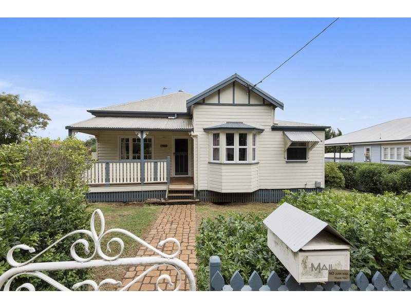 253 Geddes Street, Centenary Heights QLD 4350