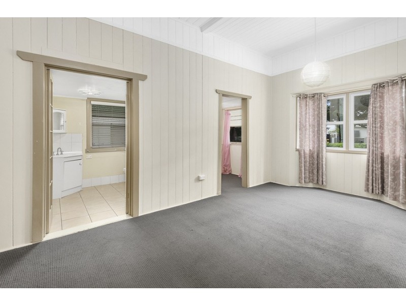253 Geddes Street, Centenary Heights QLD 4350