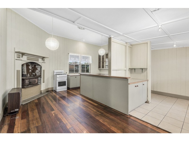 253 Geddes Street, Centenary Heights QLD 4350