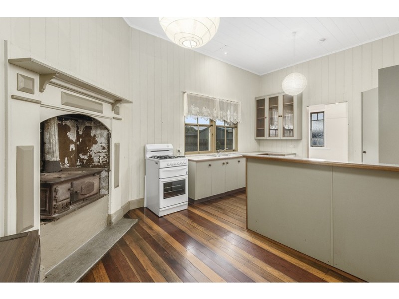 253 Geddes Street, Centenary Heights QLD 4350