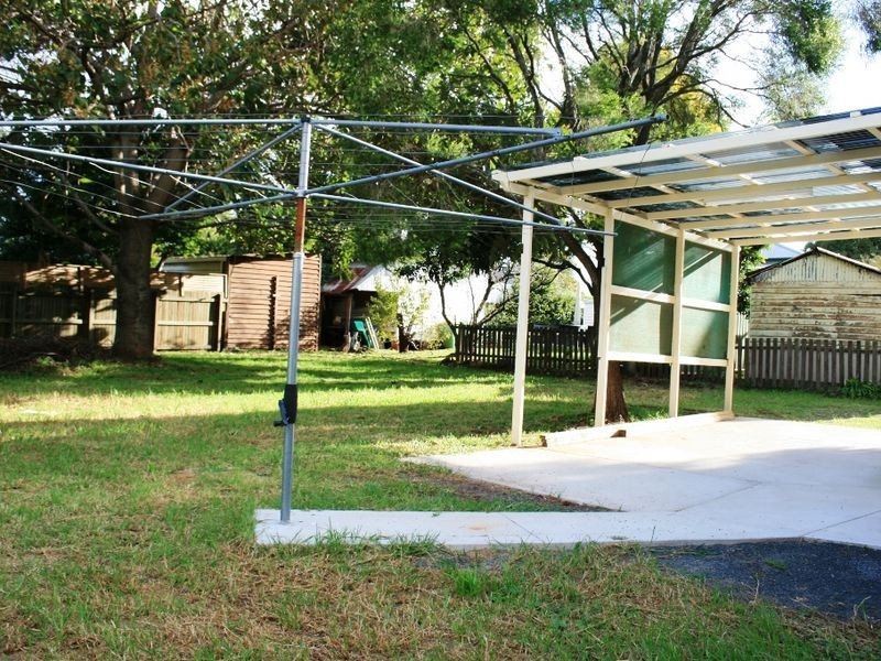 14 Henderson Street, Newtown QLD 4350