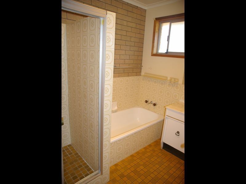 1/54 Crotty Street, Centenary Heights QLD 4350