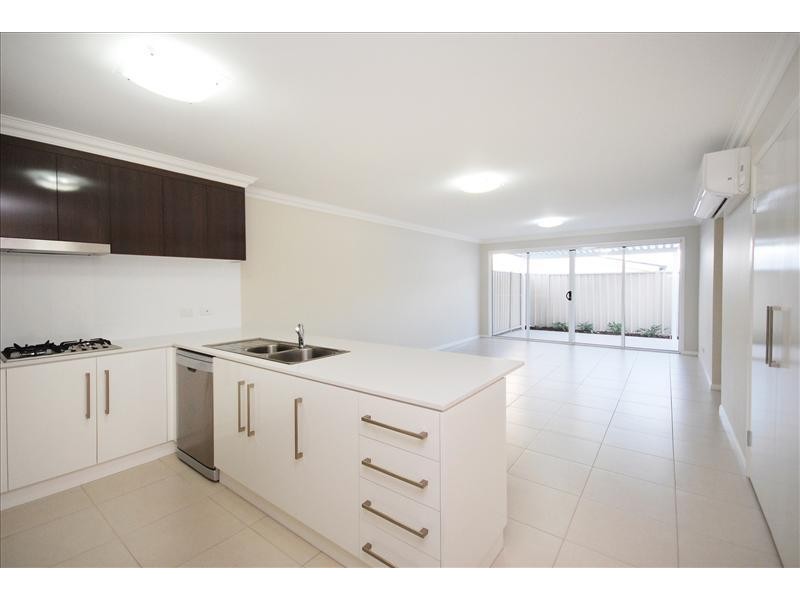2/16 Rivett Street, South Toowoomba QLD 4350