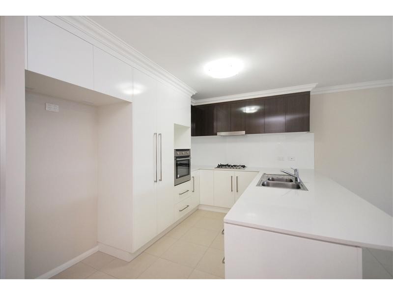 2/16 Rivett Street, South Toowoomba QLD 4350