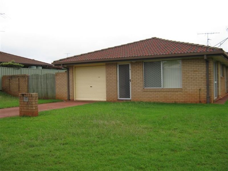 2/1 Hoffman Street, Kearneys Spring QLD 4350