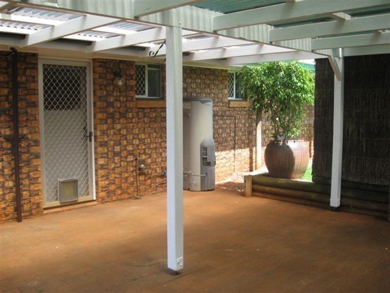 2/1 Nellie Street, Centenary Heights QLD 4350