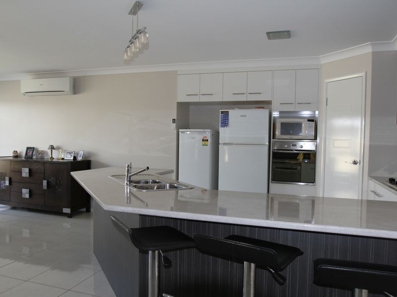 10 Graves Drive, Kearneys Spring QLD 4350