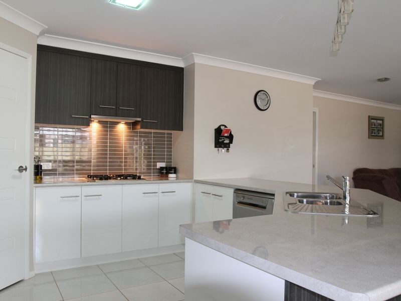 10 Graves Drive, Kearneys Spring QLD 4350