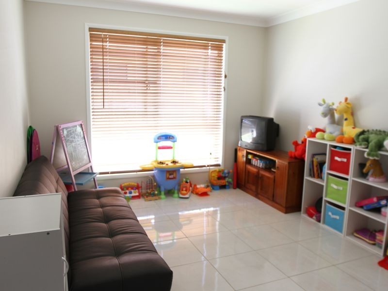 10 Graves Drive, Kearneys Spring QLD 4350