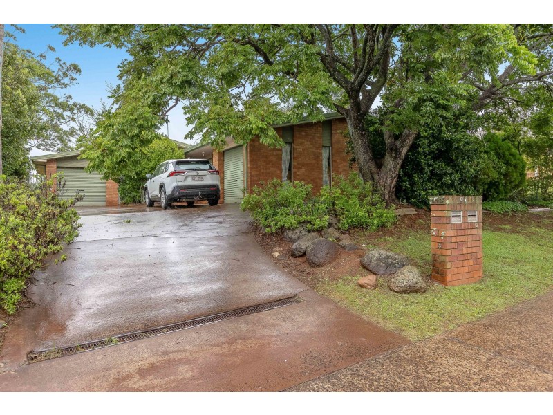 1&2/80 Wine Drive, Wilsonton Heights QLD 4350