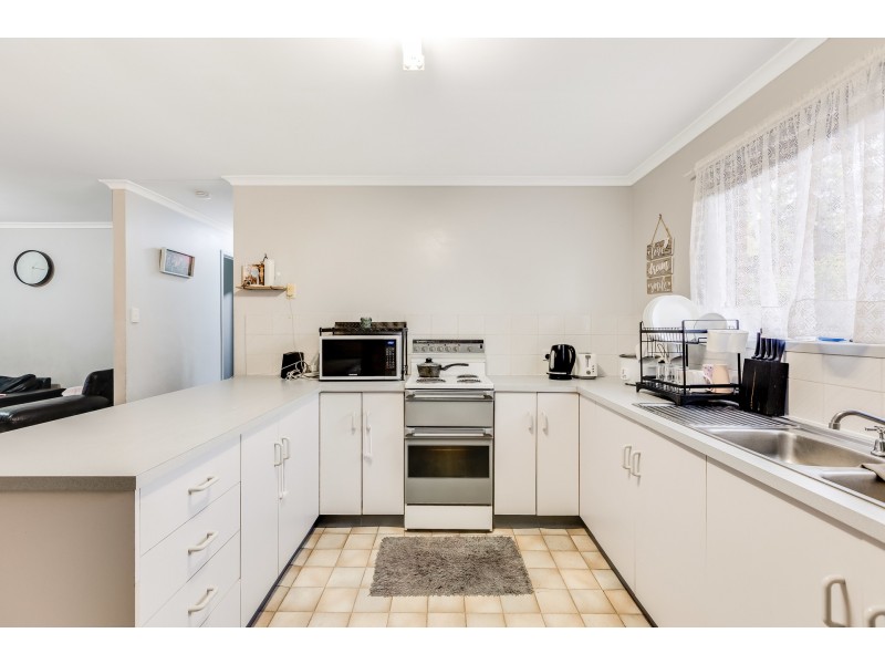 1&2/80 Wine Drive, Wilsonton Heights QLD 4350