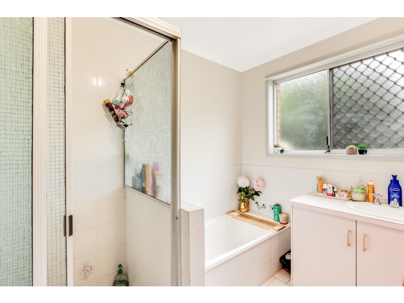 1&2/80 Wine Drive, Wilsonton Heights QLD 4350