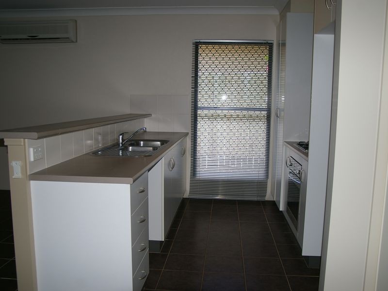 2/758 Ruthven Street, South Toowoomba QLD 4350