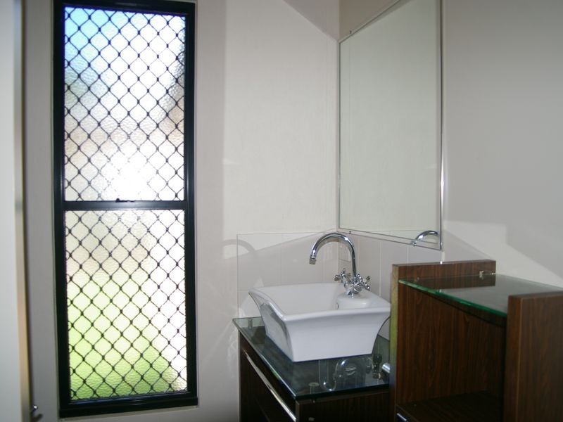 2/758 Ruthven Street, South Toowoomba QLD 4350