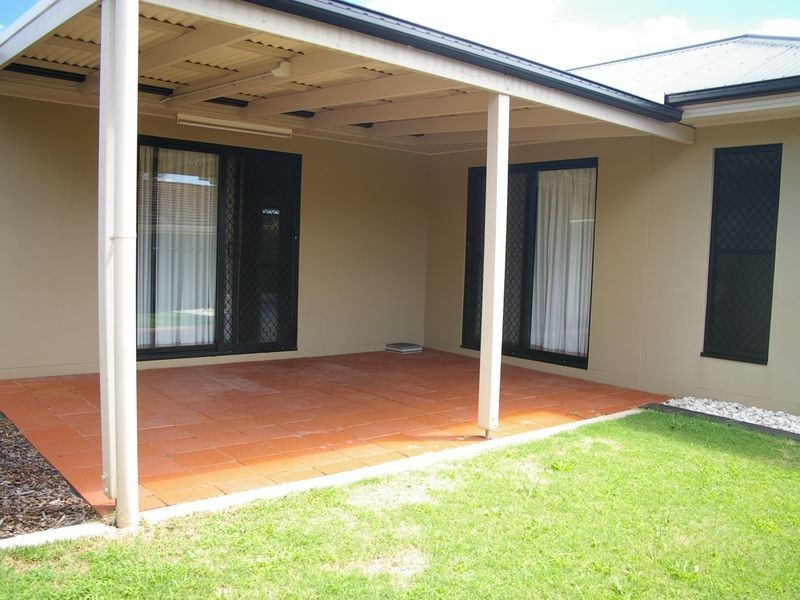 2/758 Ruthven Street, South Toowoomba QLD 4350