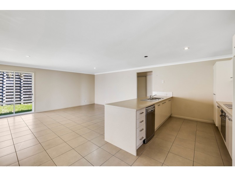 10 Latham Court, Wilsonton Heights QLD 4350