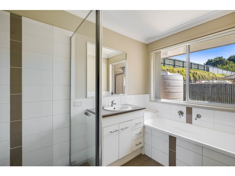 10 Latham Court, Wilsonton Heights QLD 4350