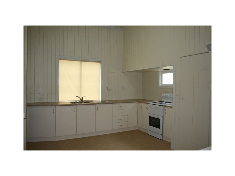 14 Henderson Street, Newtown QLD 4350