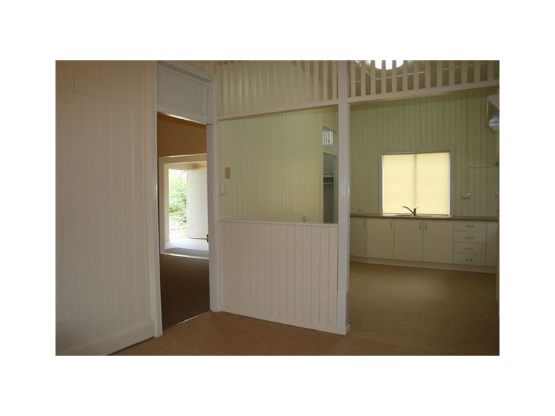 14 Henderson Street, Newtown QLD 4350