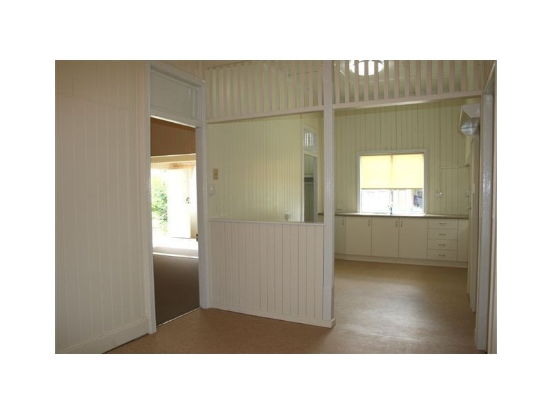 14 Henderson Street, Newtown QLD 4350