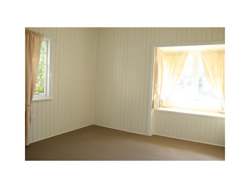 14 Henderson Street, Newtown QLD 4350