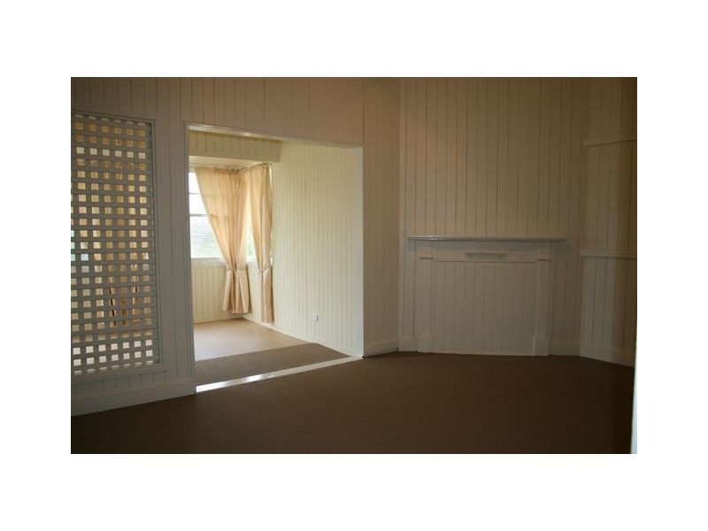 14 Henderson Street, Newtown QLD 4350