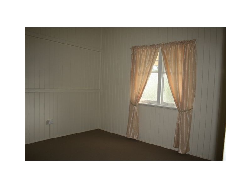 14 Henderson Street, Newtown QLD 4350