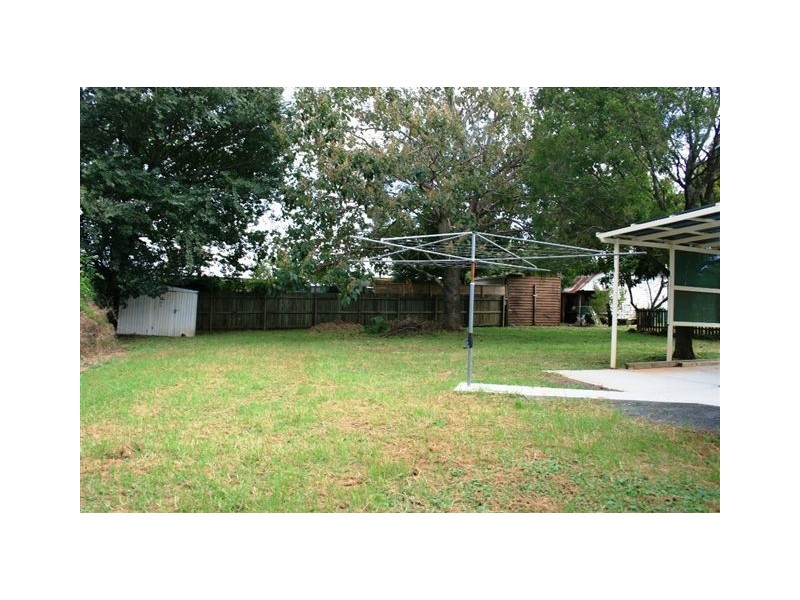 14 Henderson Street, Newtown QLD 4350