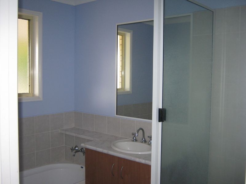 2a Eton Street, Cambooya QLD 4358