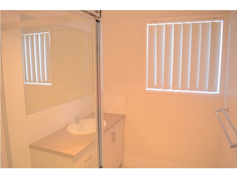 1/45 Sunset Drive, Glenvale QLD 4350