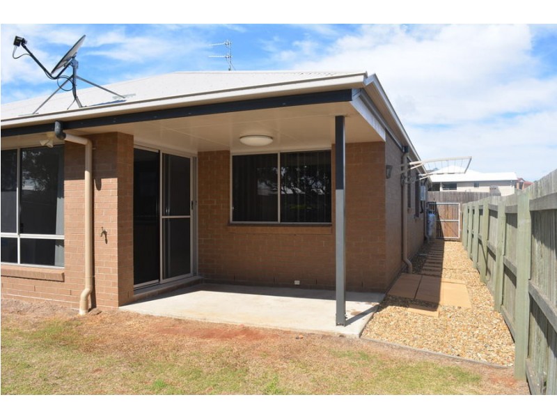 1/45 Sunset Drive, Glenvale QLD 4350