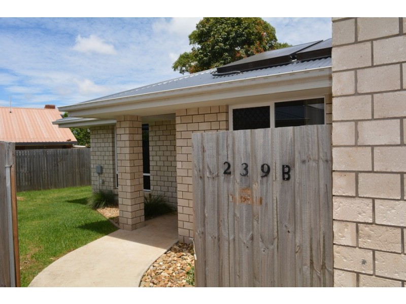 239b New England Highway, Harlaxton QLD 4350