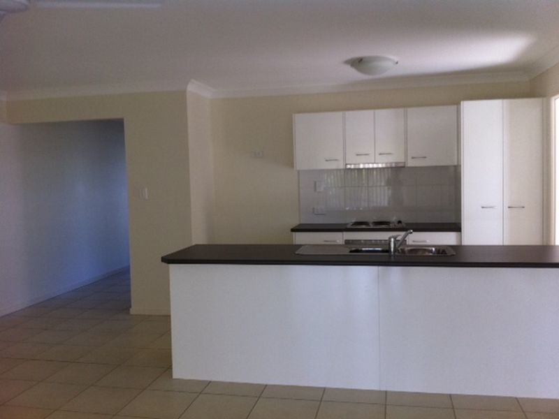 17 Sweeney Street, Kearneys Spring QLD 4350