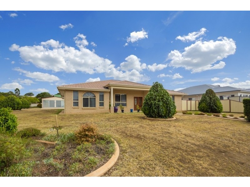 36 Belclaire Drive, Westbrook QLD 4350