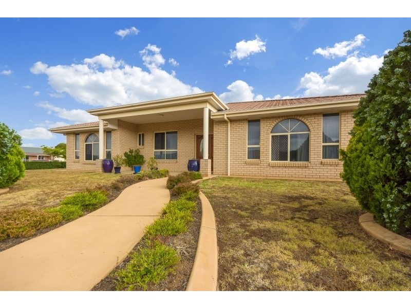 36 Belclaire Drive, Westbrook QLD 4350