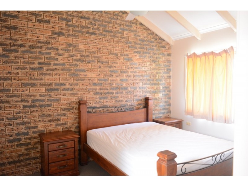 9/367 Margaret Street, Newtown QLD 4350