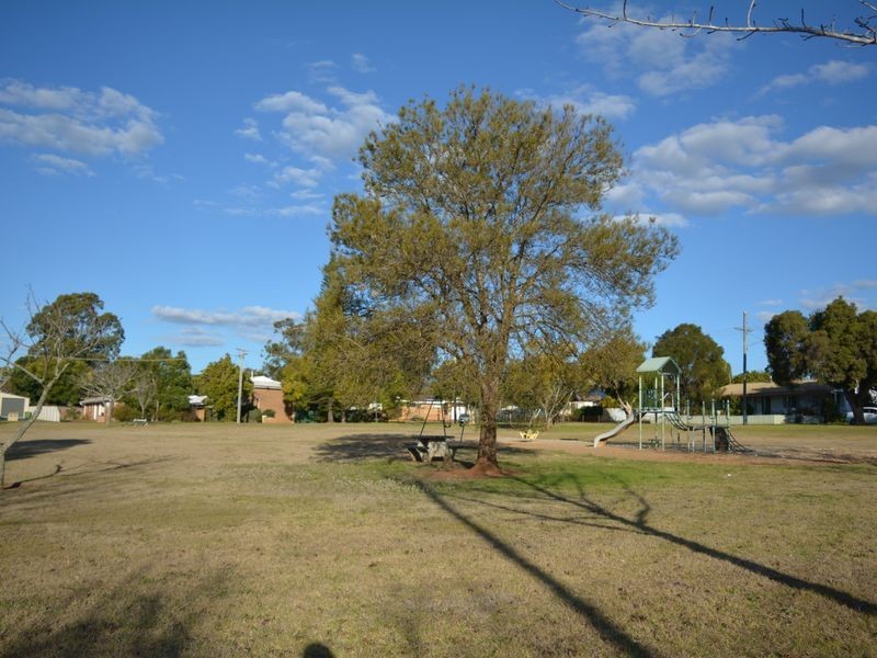 5 Eardley Street, Newtown QLD 4350