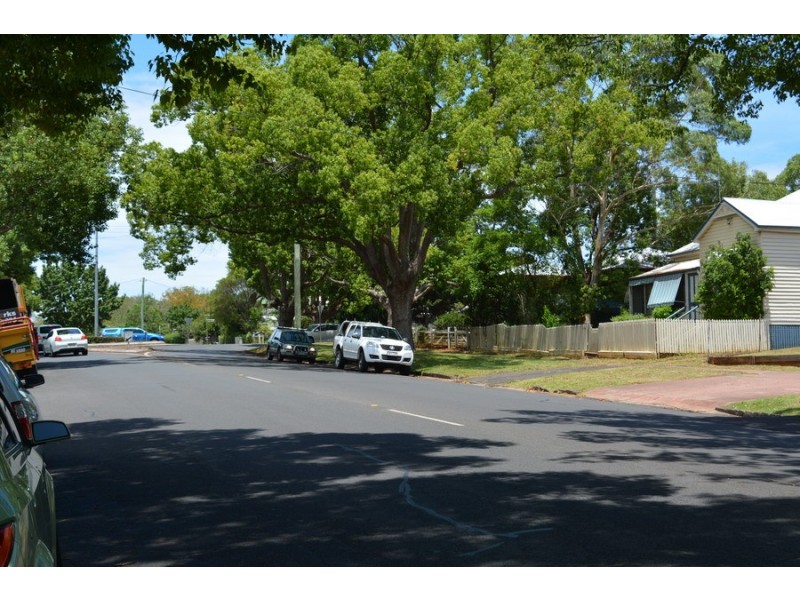 1/169 Perth Street, South Toowoomba QLD 4350
