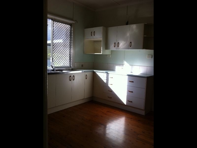 97 Stuart Street, Mount Lofty QLD 4350