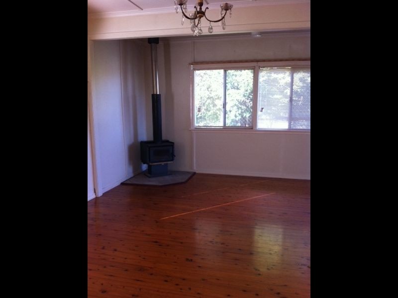 97 Stuart Street, Mount Lofty QLD 4350