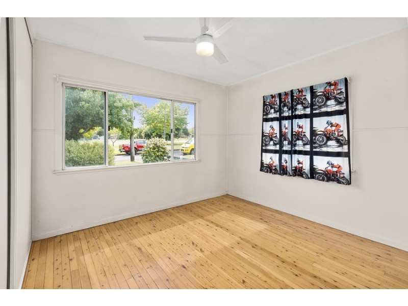 5 Eardley Street, Newtown QLD 4350