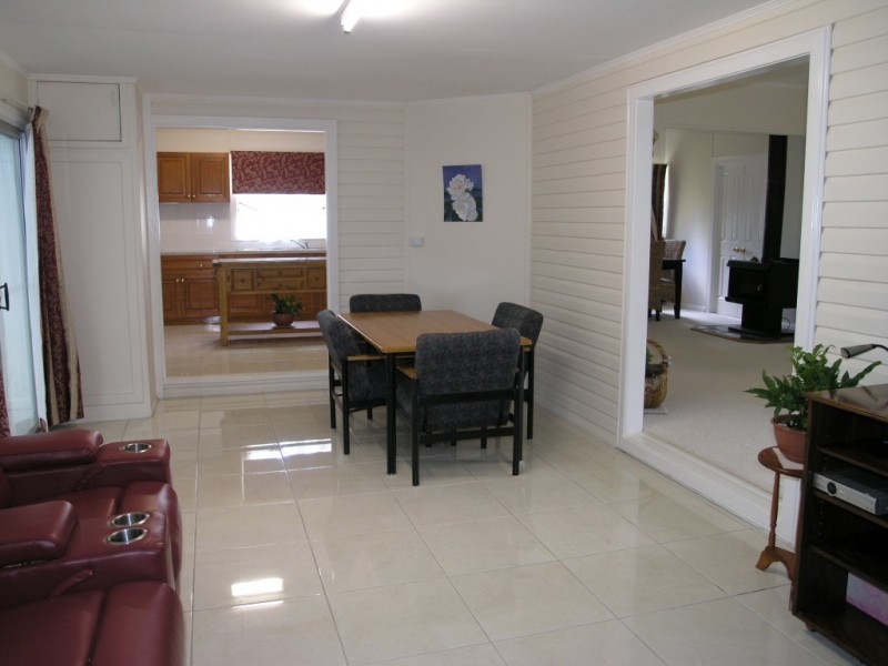 42 Toowoomba Road, Oakey QLD 4401