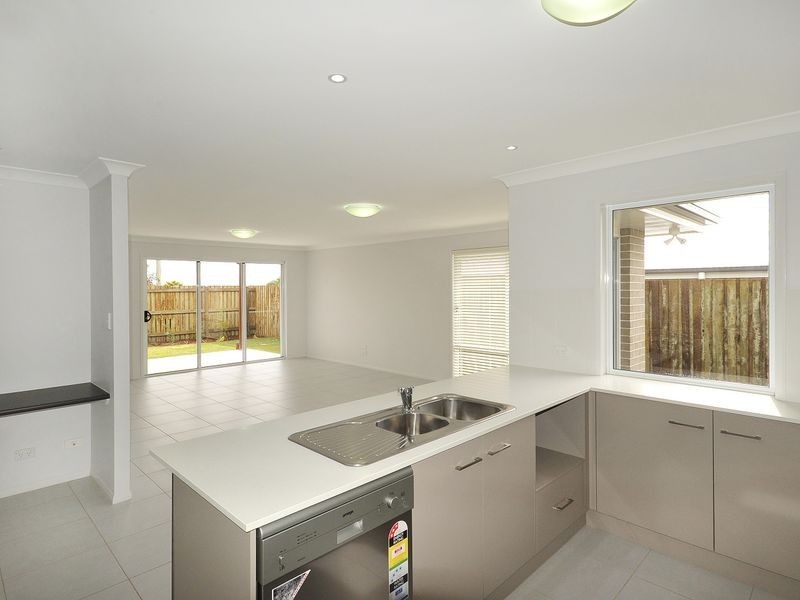 2/418 Hume Street, Kearneys Spring QLD 4350